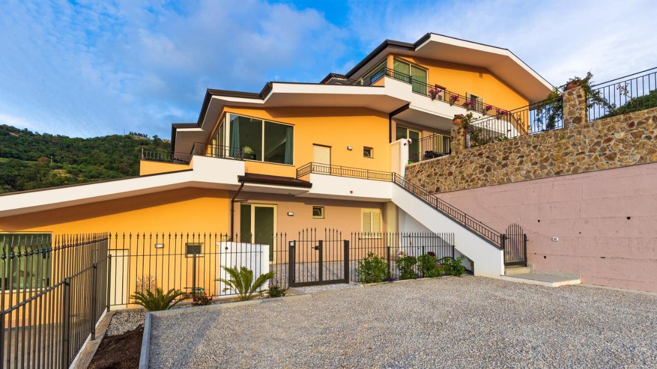Residence Mersa Brolo Zewnętrze zdjęcie